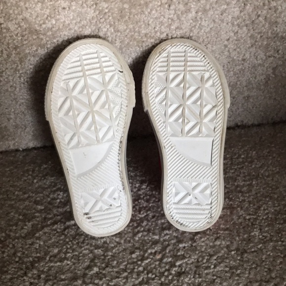 Red baby shoes - Picture 3 of 5